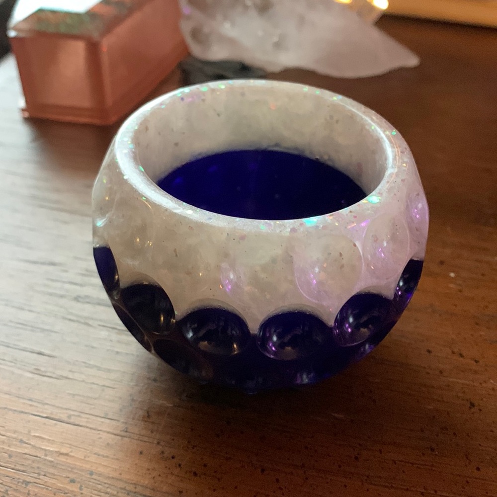 Resin trinket dish /bowl handmade